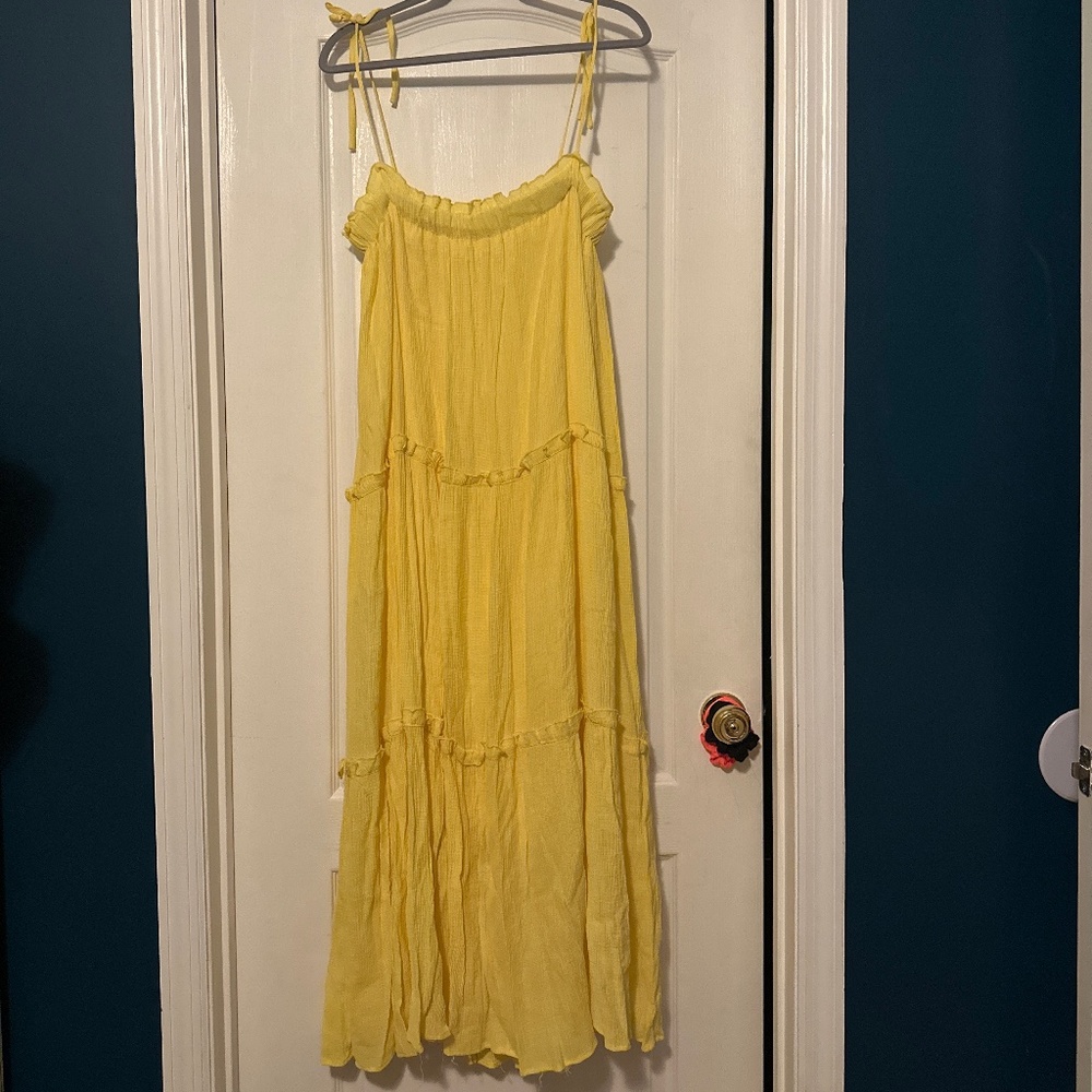 &merci tiered yellow midi dress